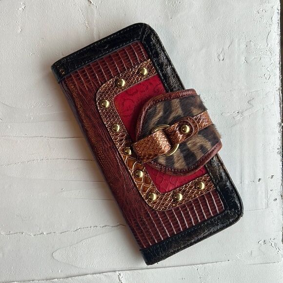 Crocodile Wear Vintage Crocodile Embossed Leather Wallet with Studs - Picture 2 of 5